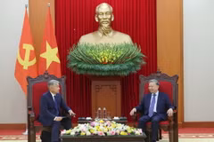 Tổng Bí thư Tô Lâm tiếp Bộ trưởng Lương thực, Nông nghiệp và Công nghiệp nhẹ Mông Cổ Jadamba Enkhbayar. (Ảnh: Thống Nhất/TTXVN)