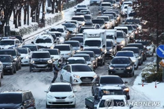 Giao thông hỗn hoạn trong giờ đi làm. (Nguồn: Yonhap)