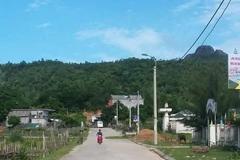 Bản Sen - Hòn đảo bình yên nằm cách đất liền hàng chục hải lý