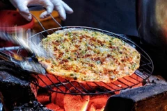 'Pizza Đà Lạt' - Món ăn vặt được nhiều du khách yêu thích