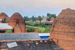 Về miền Tây tham quan thành phố gạch nung cổ Mang Thít