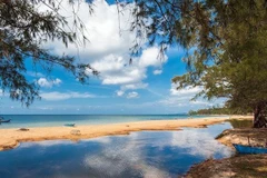 Bãi Ông Lang - "một góc của Santorini" trên đất Việt Nam