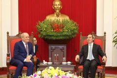 Trưởng Ban Kinh tế Trung ương Nguyễn Văn Bình tiếp Phó Chủ tịch Điều hành Tập đoàn Gazprom Vitaly Markelov. (Ảnh: Phương Hoa/TTXVN)