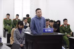 Xử lý đường dây đưa người trốn đi nước ngoài bằng hộ chiếu giả