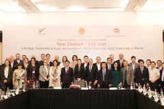 Thủ tướng New Zealand Jacinda Ardern và các đại biểu tham dự Diễn đàn doanh nghiệp Việt Nam-New Zealand. (Ảnh: Đức Duy/Vietnam+)