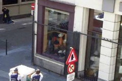 Cảnh sát Bỉ phong tỏa một kẻ nghi gài bom trong người