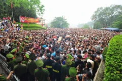 [Photo] Biển người chen chúc dự lễ Giỗ Tổ Hùng Vương