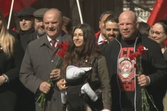 Đô vật Mỹ Monson viếng Lăng Lenin, ca ngợi Chủ nghĩa Xã hội