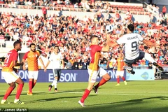 Chiêm ngưỡng siêu phẩm đầu tiên của Ibrahimovic cho M.U