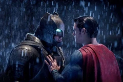 "Batman vs Superman" lập hàng loạt kỷ lục trong ngày ra mắt