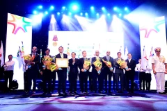 FrieslandCampina đón nhận Huân chương Lao động hạng Nhất