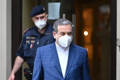 Ông Abbas Araghchi sau khi tham dự vòng đàm phán về khôi phục đàm phán hạt nhân Kế hoạch Hành động Chung Toàn diện (JCPOA) tại Vienna (Áo), ngày 7/5/2021. (Ảnh: AFP/TTXVN)