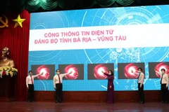 Lãnh đạo tỉnh Bà Rịa-Vũng Tàu khai trương Cổng thông tin điện tử Đảng bộ tỉnh. (Ảnh: Đoàn Mạnh Dương/TTXVN)