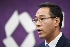 Người phát ngôn Bộ Thương mại Trung Quốc Cao Phong phát biểu tại một cuộc họp báo ở Bắc Kinh. (Ảnh: AFP/TTXVN)