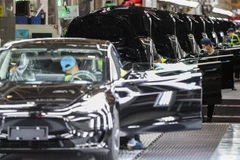 Bên trong nhà máy của Tesla ở Thượng Hải (Trung Quốc), ngày 20/11/2020. (Ảnh: THX/TTXVN)