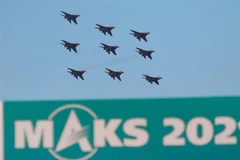 Đội bay thuật lái Chim én trình diễn bay tại triển lãm MAKS 2021. (Ảnh: Trần Hiếu/TTXVN)