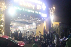 53 thanh thiếu niên tập trung tổ chức sinh nhật tại quán hải sản bất chấp dịch COVID-19. (Ảnh: TTXVN)