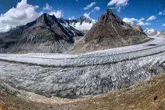 Bức ảnh toàn cảnh sông băng Aletsch phía trên Bettmeralp thuộc dãy Alps của Thụy Sĩ. (Nguồn: thestar.com.my)
