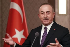 Ngoại trưởng Thổ Nhĩ Kỳ Mevlut Cavusoglu phát biểu trong cuộc họp báo tại Ankara, ngày 15/4/2021. (Ảnh: AFP/TTXVN)