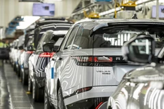 Các mẫu xe Land Rover tại một dây chuyền lắp ráp ở Solihull (Anh). (Nguồn: europe.autonews.com)