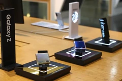 Các mẫu smartphone màn hình gập của Samsung được trưng bày tại một cửa hàng ở Seoul (Hàn Quốc), ngày 7/7/2020. (Nguồn: koreaherald.com)