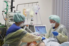 Quốc hội Đức thông qua luật phòng chống dịch bệnh mới