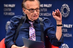 Người dân tưởng nhớ Larry King tại Đại lộ Danh vọng ở Hollywood