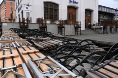 Một nhà hàng tại Munich đóng cửa do lệnh phong tỏa. (Ảnh: AFP/TTXVN)