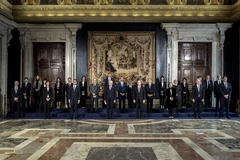 Tân Thủ tướng Italy Mario Draghi cùng các thành viên nội các. (Ảnh: THX/TTXVN)