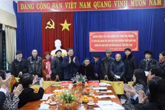 Đoàn công tác của Phó Chủ tịch Quốc hội Tòng Thị Phóng thăm huyện Na Rì, tỉnh Bắc Kạn. (Ảnh: Vũ Hoàng Giang/TTXVN)