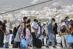 Người di cư trên đảo Lesbos, Hy Lạp. Ảnh: AFP/TTXVN