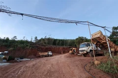 San ủi, hủy hoại đất tại thị trấn Kiến Đức, huyện Đắk R’Lấp, tỉnh Đắk Nông. (Ảnh: Hưng Thịnh/TTXVN)