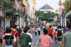 Trời hửng nắng thích hợp cho người dân vui chơi cuối tuần. (Ảnh: Thanh Tùng/TTXVN)