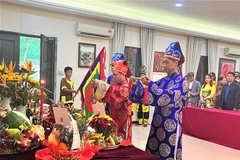 Nghi lễ dâng hương vua Hùng. (Ảnh: Hằng Linh/TTXVN)