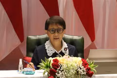 Ngoại trưởng Indonesia Retno Marsudi phát biểu tại họp báo về nỗ lực của Chủ tịch ASEAN Indonesia 2023 nhằm giải quyết vấn đề Myanmar. (Ảnh: Hữu Chiến/TTXVN)