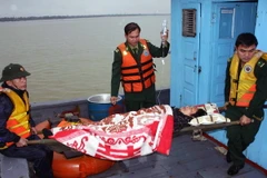 Đã tìm thấy 7 thuyền viên trên tàu bị chìm ở vùng biển Cà Mau