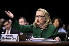 Cựu Ngoại trưởng Hillary Clinton điều trần về vụ Benghazi. (Ảnh: AP)