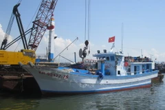 Chiếc tàu cá vỏ composite của ngư dân Khánh Hòa. (Ảnh: Nguyên Lý/TTXVN)