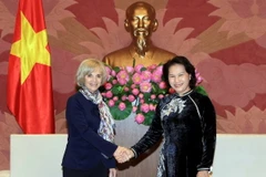 Phó Chủ tịch Quốc hội Nguyễn Thị Kim Ngân tiếp Chủ nhiệm Ủy ban Đối ngoại Quốc hội Cộng hòa Pháp Elisabeth Guigou. (Ảnh: TTXVN)