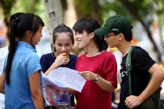 Các thí sinh tham dự kỳ thi tuyển sinh đại học, cao đẳng 2015. (Ảnh: TTXVN)