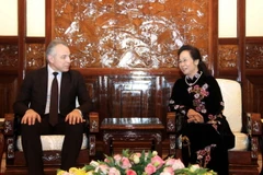 Phó Chủ tịch nước Nguyễn Thị Doan tiếp Chủ tịch Liên hiệp Công đoàn Belarus Mikhail Orda. (Ảnh: An Đăng/TTXVN)