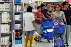 Người dân Philippines mua sắm tại siêu thị. (Nguồn: mmbiztoday.com)