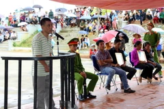 Bị cáo Nguyễn Đình Việt trước vành móng ngựa . (Ảnh: Nguyễn Duy/TTXVN)