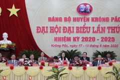 Đoàn Chủ tịch điều hành Đại hội Đảng bộ huyện Krông Pắc nhiệm kỳ 2020-2025. (Nguồn: Daklak.gov.vn)