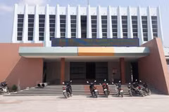 Đình chỉ Giám đốc Trung tâm văn hóa huyện mang chuông bán đồng nát