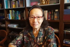 Phó giáo sư-tiến sỹ, thầy thuốc nhân dân, Đại tá Nguyễn Kim Nữ Hiếu tại nhà riêng. (Ảnh: TTXVN)