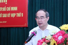 Bí thư Thành ủy Thành phố Hồ Chí Minh Nguyễn Thiện Nhân phát biểu tại tiếp xúc cử tri huyện Cần Giờ. (Ảnh: Xuân Khu/TTXVN)