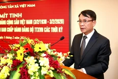 Ủy viên Trung ương Đảng, Bí thư Đảng ủy, Tổng giám đốc Thông tấn xã Việt Nam Nguyễn Đức Lợi đọc diễn văn kỷ niệm. (Ảnh: Dương Giang/TTXVN)