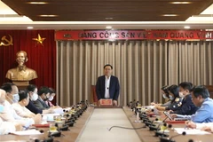 Bí thư Thành ủy Hà Nội Vương Đình Huệ phát biểu chỉ đạo tại buổi làm việc với Ban Dân vận Thành ủy. (Ảnh: Văn Điệp/TTXVN)