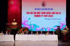 Đoàn Chủ tịch chủ trì Đại hội. (Ảnh: Thành Đạt/TTXVN)